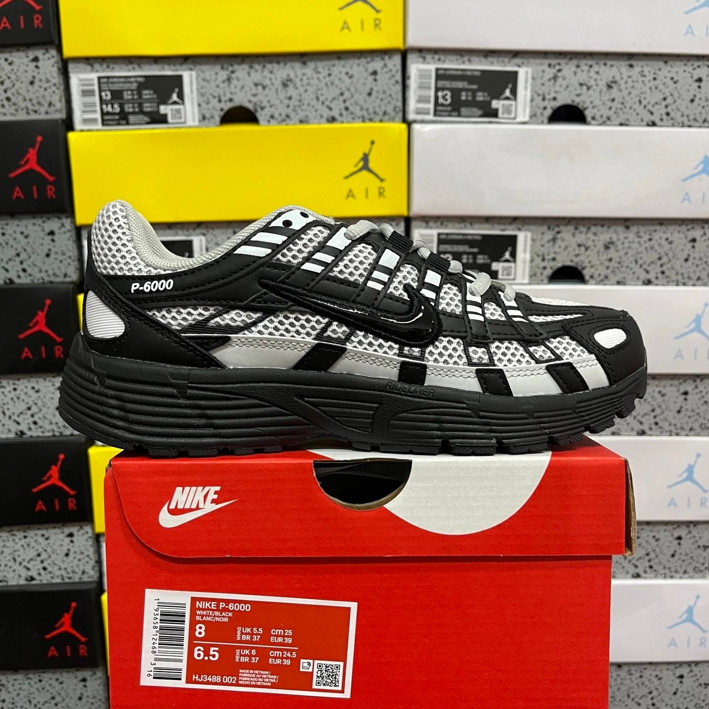 Nike - P-6000