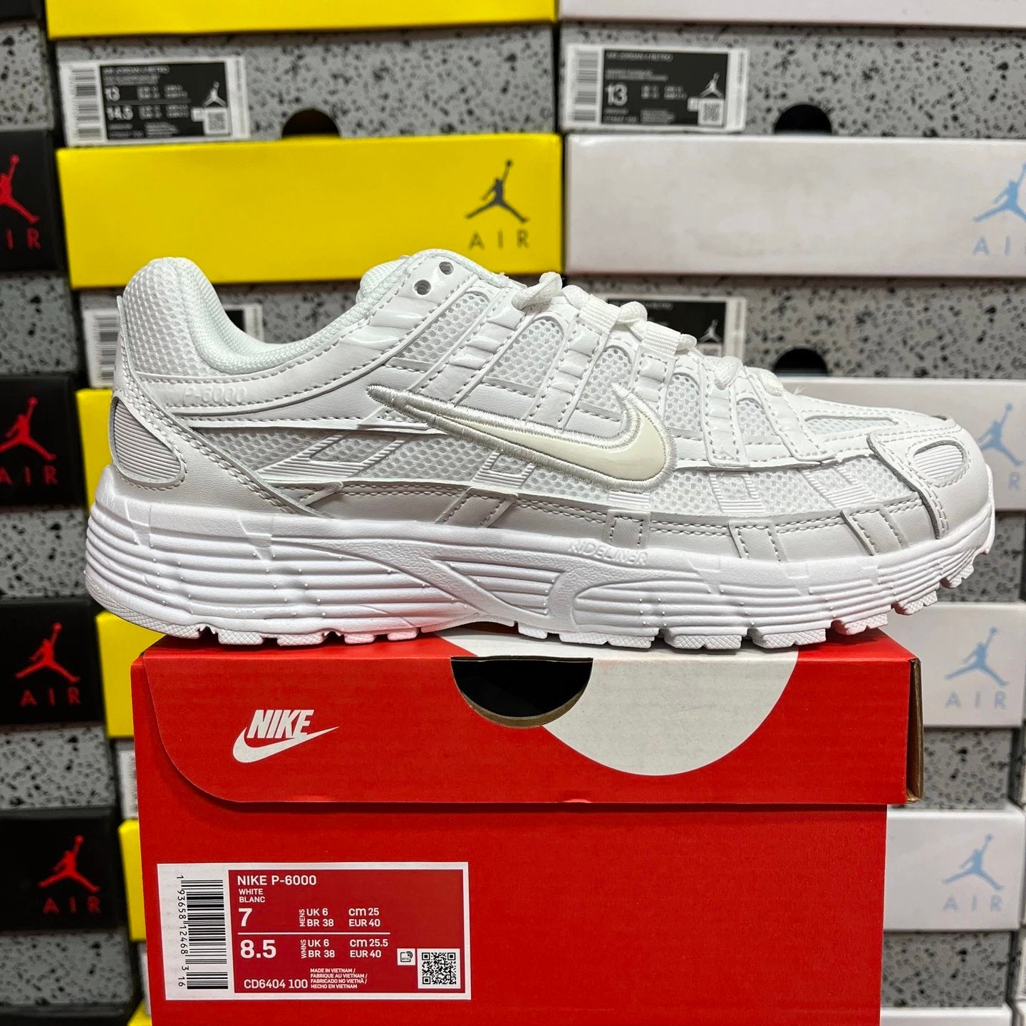 Nike - P-6000