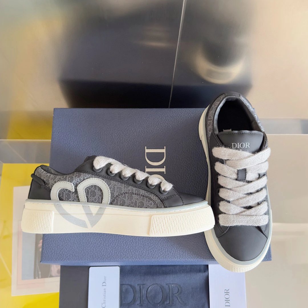 Dior - B33