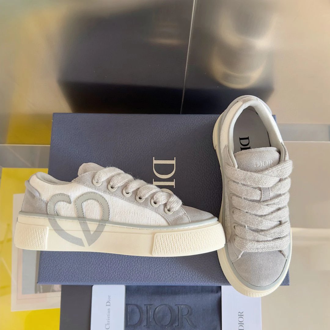 Dior - B33