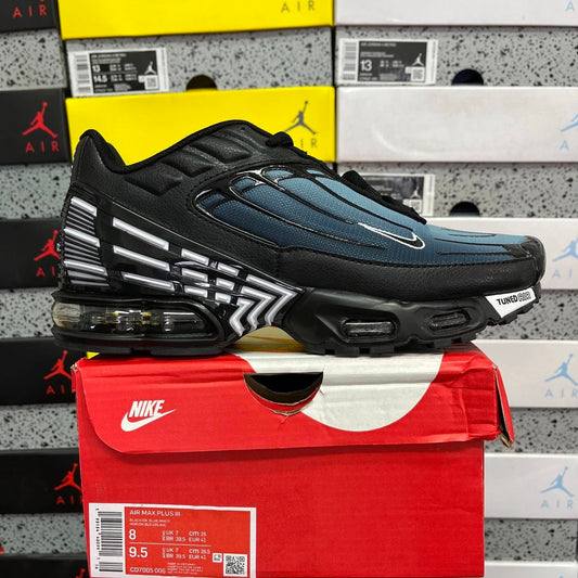 Nike - Air MAX PLUS III
